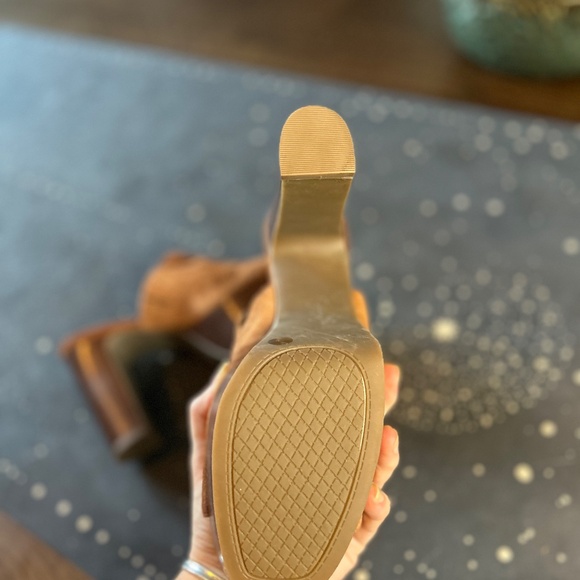 Jessica Simpson Brown Suede Wooden Platform Heels size 9 never worn - Picture 5 of 6